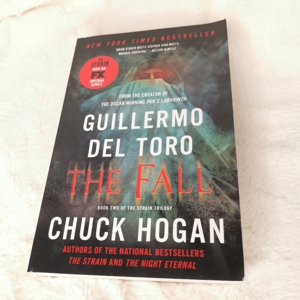 🩵3/$25🩵The Fall Paperback by Chuck Hogan and Guillermo‎ Del  Toro